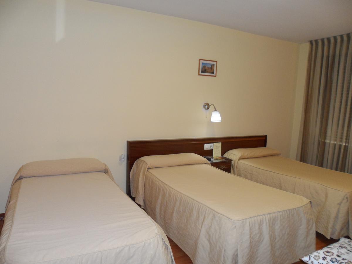 Hostal Coruna Astorga Extérieur photo