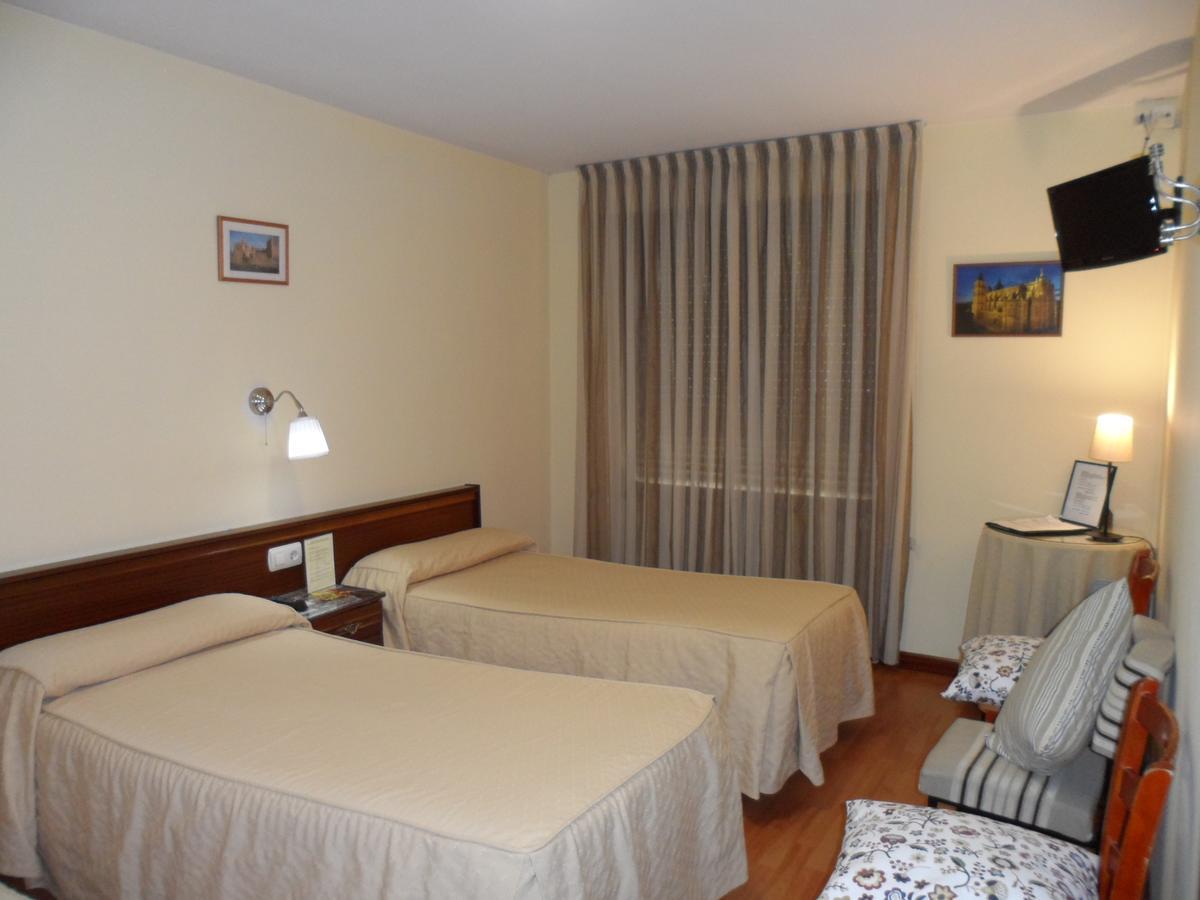 Hostal Coruna Astorga Extérieur photo