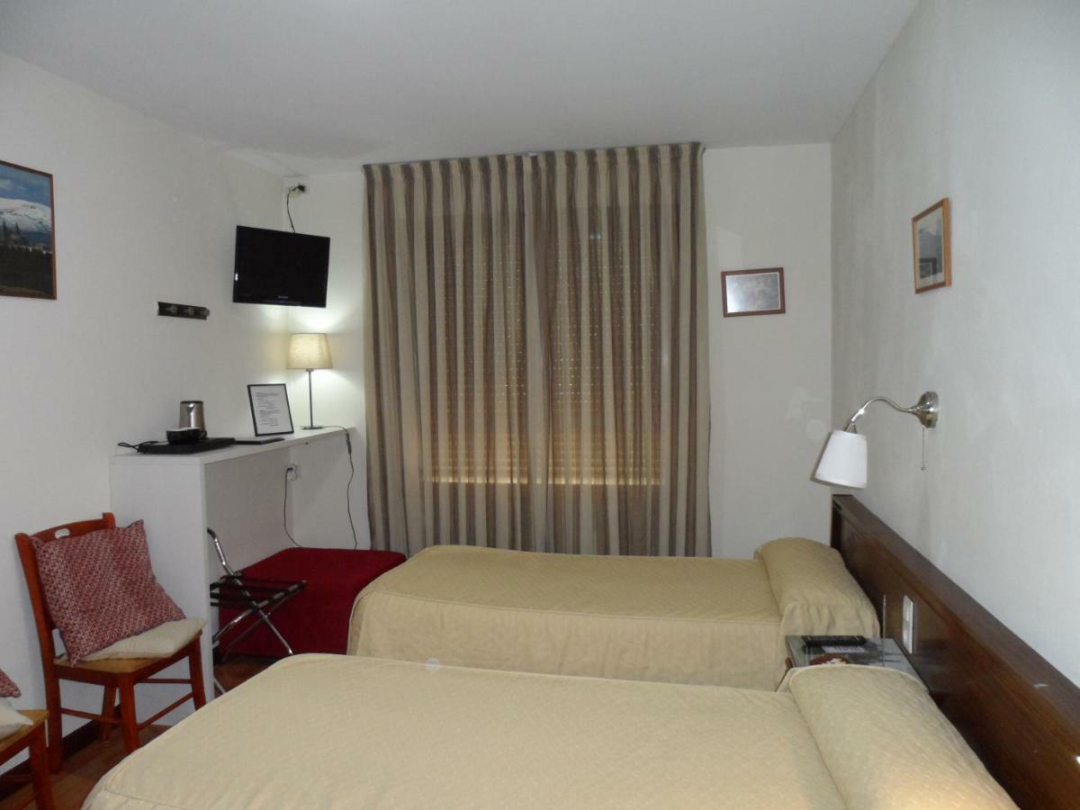 Hostal Coruna Astorga Extérieur photo