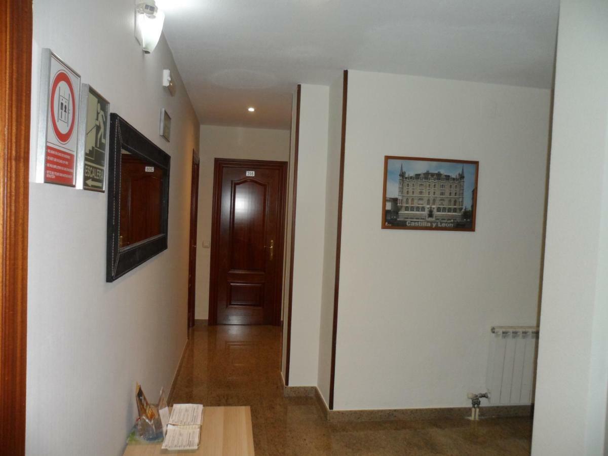 Hostal Coruna Astorga Extérieur photo