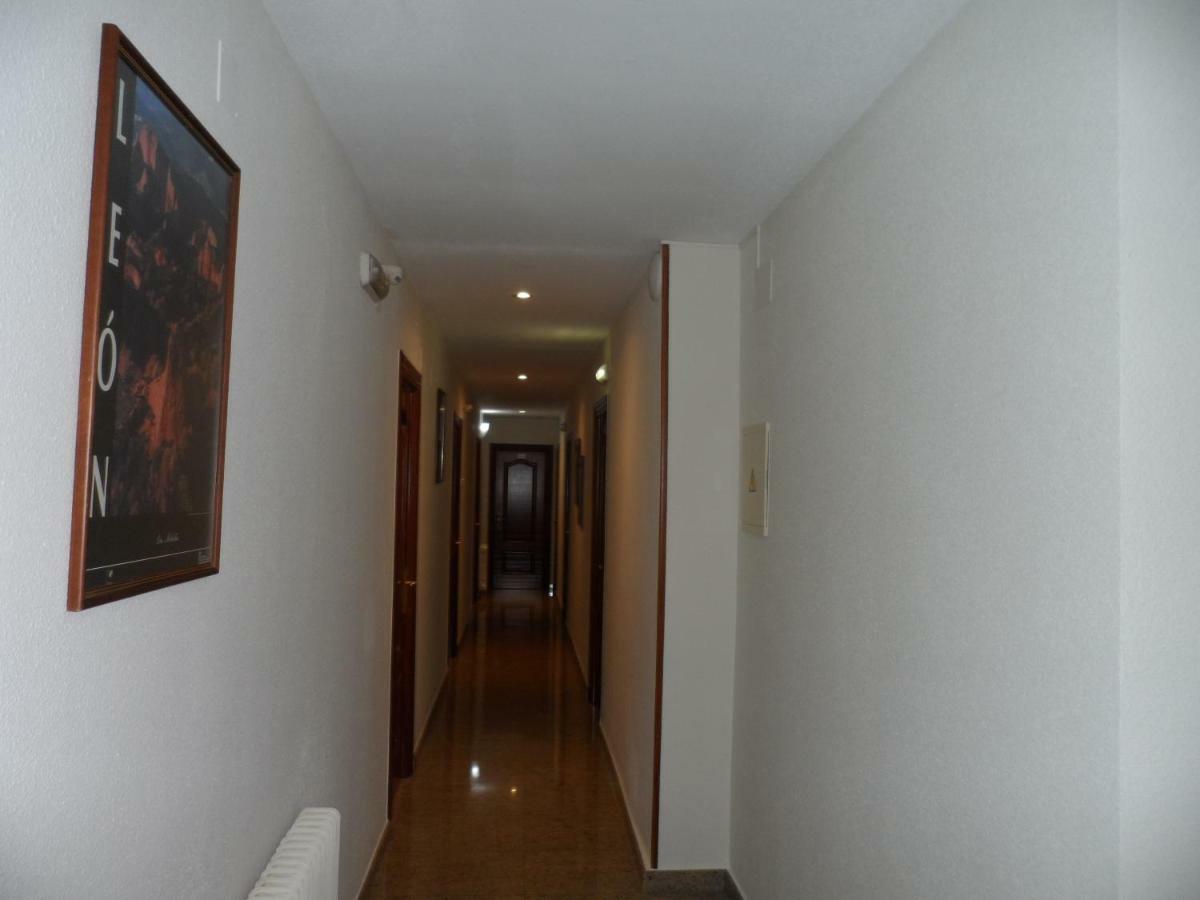 Hostal Coruna Astorga Extérieur photo